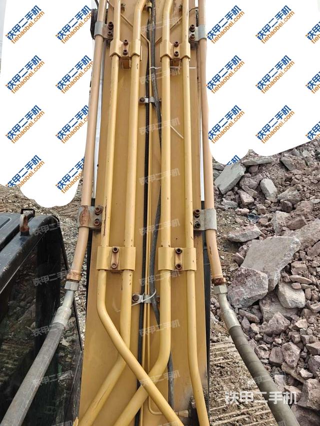 大臂背部俯視（工作和回轉(zhuǎn)裝置）