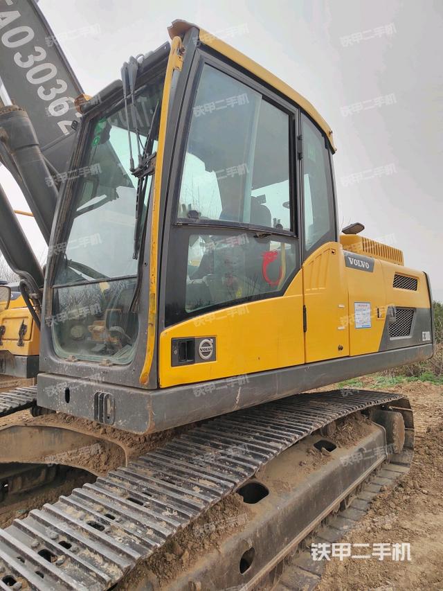 駕駛室整體（整機(jī)外觀）