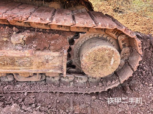 左驅(qū)動輪（行走機構(gòu)）