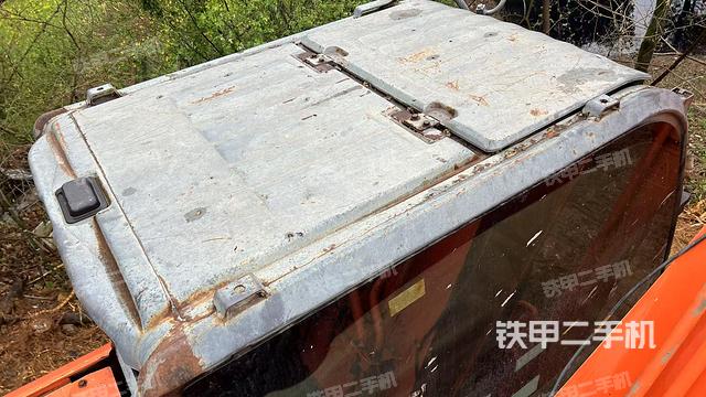 駕駛室頂部俯視（上車部件）