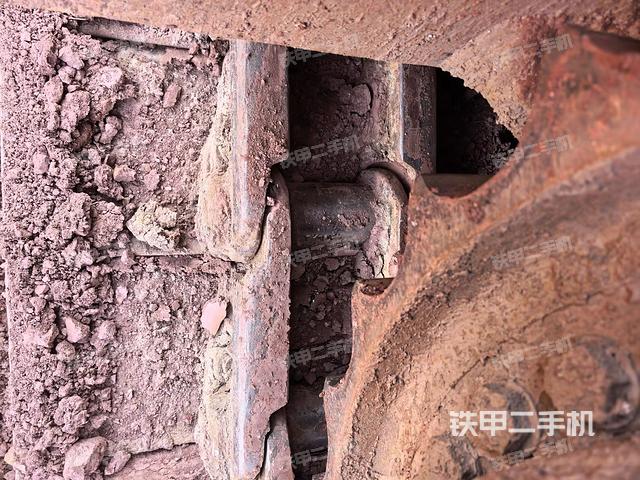 左側(cè)行走馬達蓋板（行走機構(gòu)）