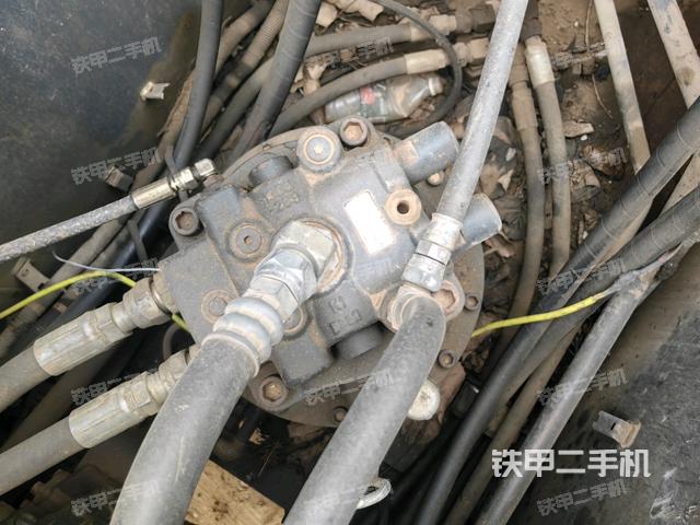 回轉(zhuǎn)馬達（上車部件）