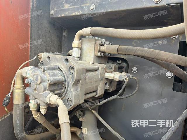 液壓泵艙室正面整體（整機(jī)外觀）