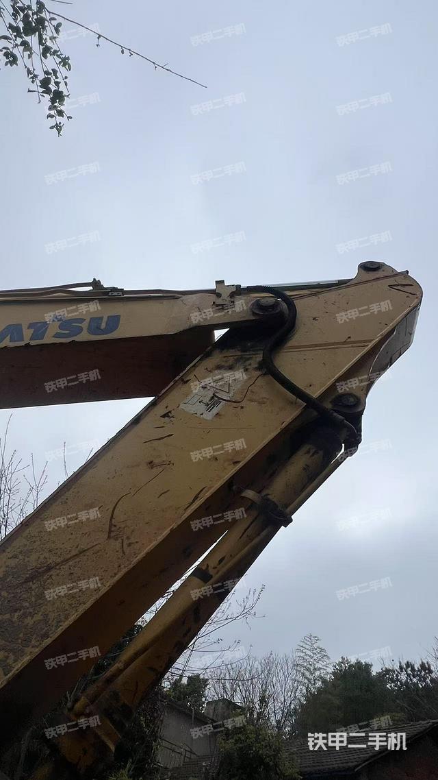小臂整體右前(工作和回轉(zhuǎn)裝置) 小臂整體右前(工作和回轉(zhuǎn)裝置)