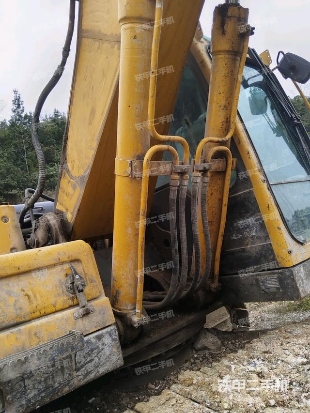 大臂油缸整體?豎拍（工作和回轉(zhuǎn)裝置）