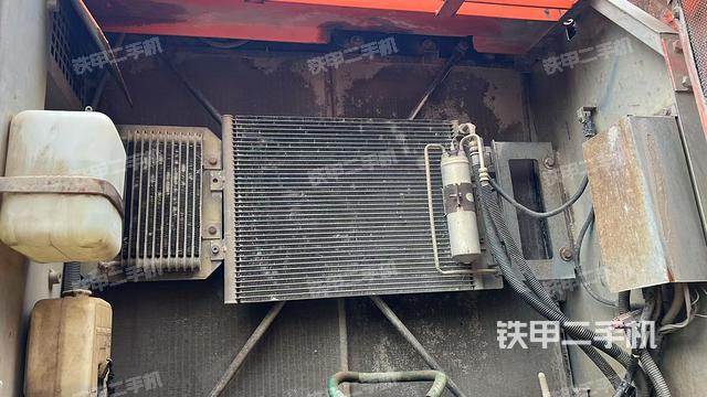 散熱器正面（大件艙室）