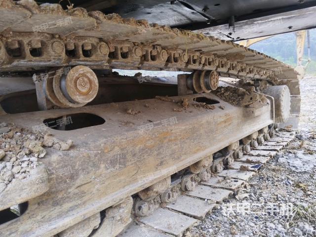 左驅(qū)動(dòng)輪（行走機(jī)構(gòu)）