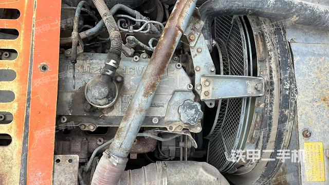 發(fā)動(dòng)機(jī)室（上車部件）