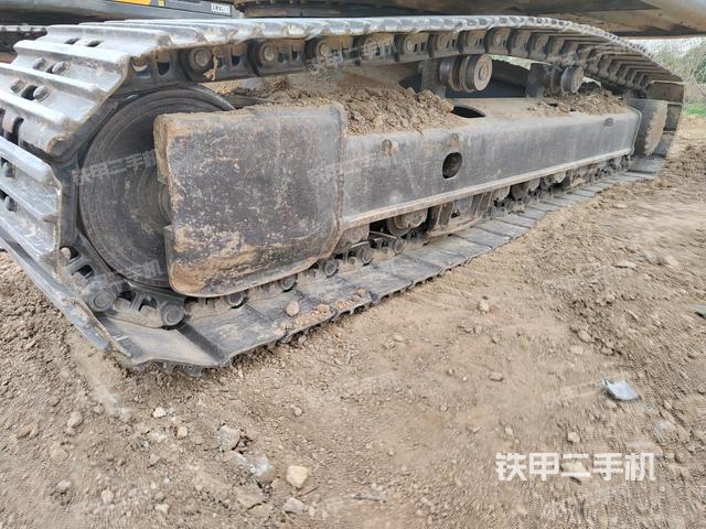 單側(cè)履帶整體（整機(jī)外觀）