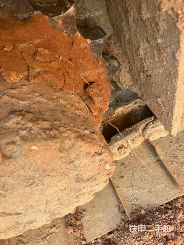 右驅(qū)動(dòng)輪（行走機(jī)構(gòu)）