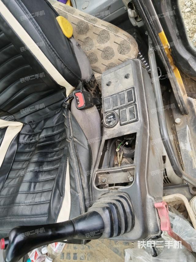 座椅左側(cè)控制臺(tái)/音響/含左手柄（駕駛室部分）