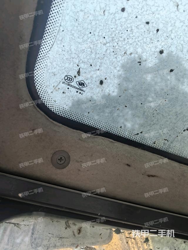 后窗玻璃角標(biāo)(駕駛室部分) 后窗玻璃角標(biāo)(駕駛室部分)