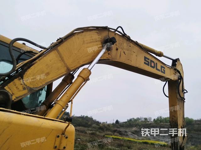 大臂整體?右側(cè)（工作和回轉(zhuǎn)裝置）