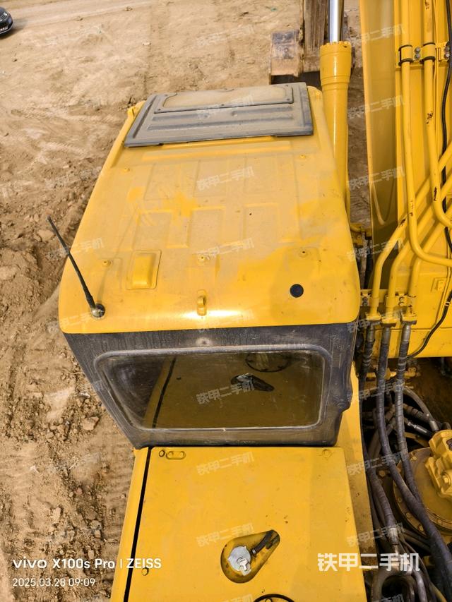 駕駛室頂部（整機(jī)外觀(guān)）