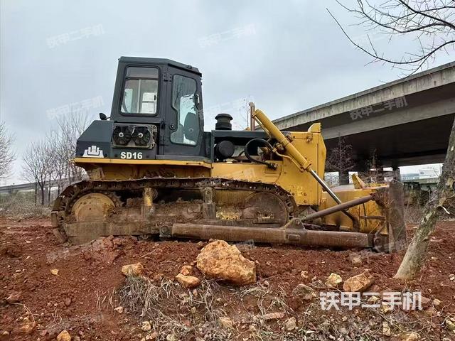 整机左侧（设备外观及核心部件）