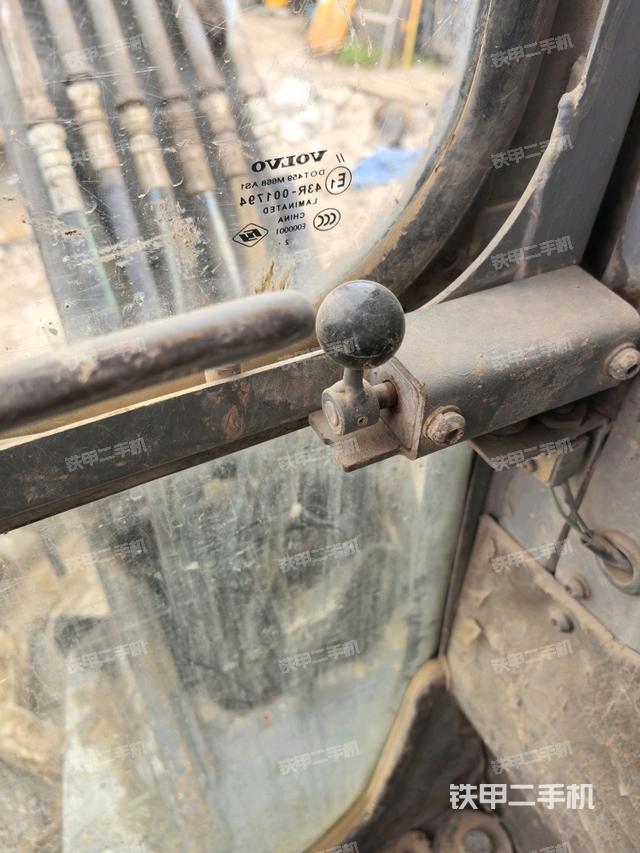 后窗玻璃角標(biāo)（駕駛室部分）