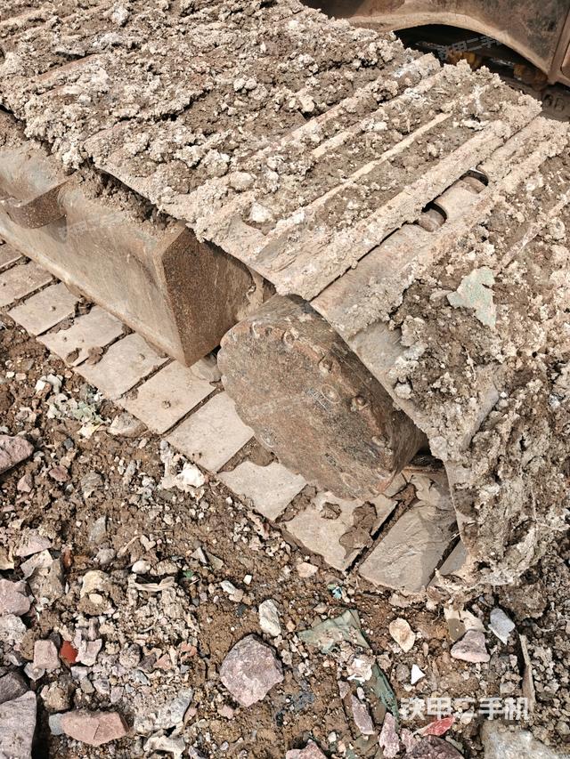 左驅(qū)動(dòng)輪（行走機(jī)構(gòu)）