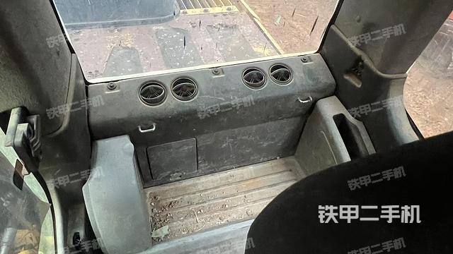 座椅后部(駕駛室部分) 座椅后部(駕駛室部分)