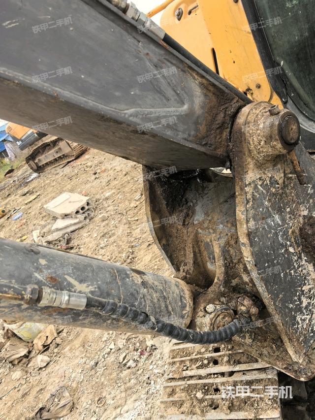 大臂根部?斜（工作和回轉(zhuǎn)裝置）