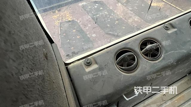 后窗玻璃角標(biāo)(駕駛室部分) 后窗玻璃角標(biāo)(駕駛室部分)
