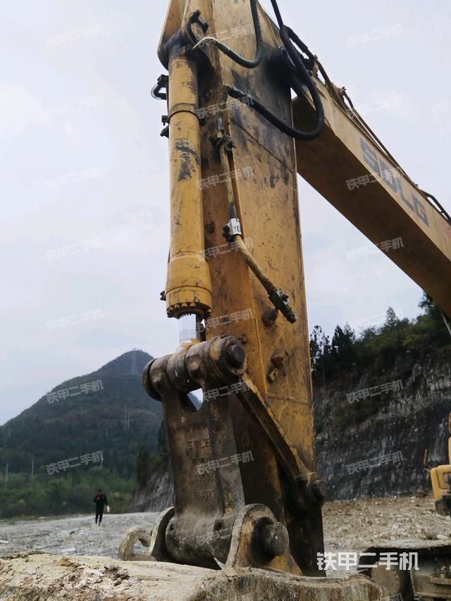 小臂整體左后（工作和回轉(zhuǎn)裝置）