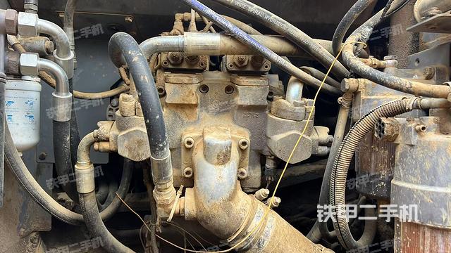 液壓泵斜45?左（大件艙室）