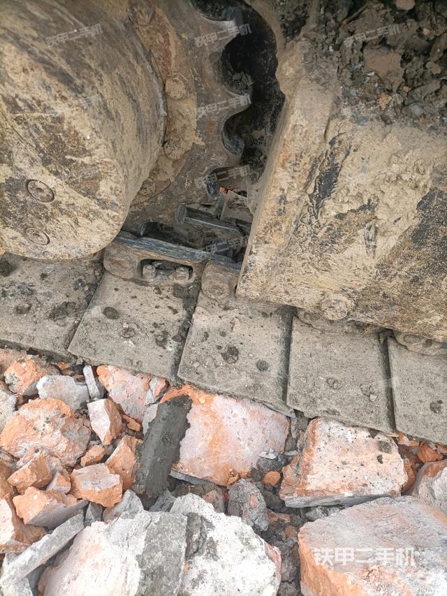 左驱动轮(行走机构) 左驱动轮(行走机构)