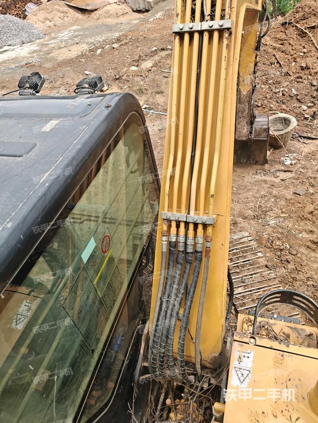 小臂整體左后（工作和回轉裝置）