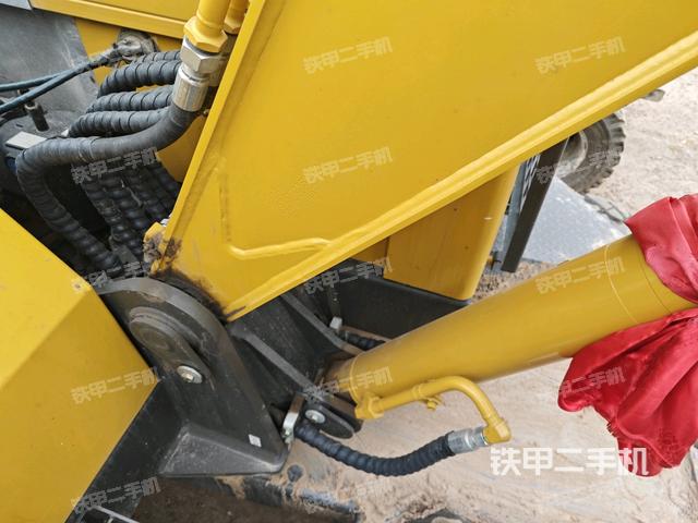 大臂根部?斜（工作和回轉(zhuǎn)裝置）