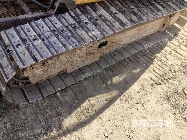 單側(cè)履帶整體（整機(jī)外觀）