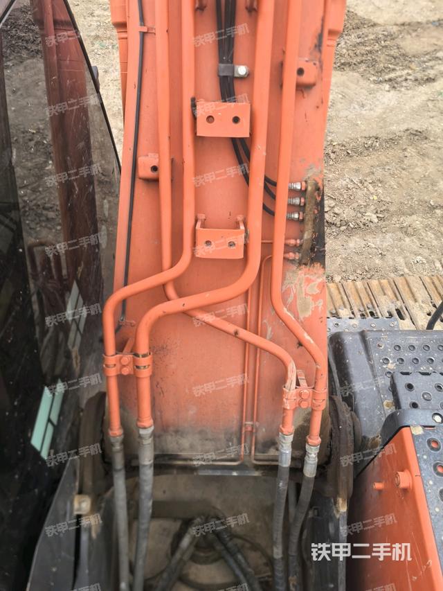 大臂背部俯視（工作和回轉(zhuǎn)裝置）