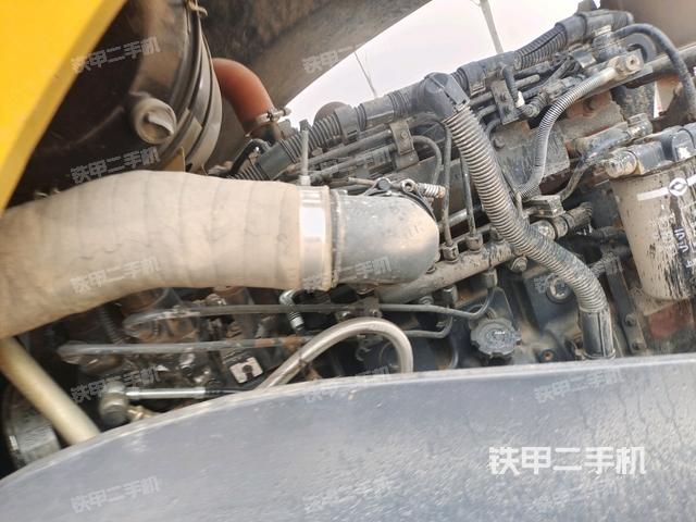 發(fā)動機艙全景（壓路機發(fā)動機艙）