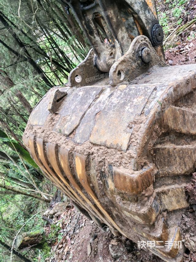 大臂油缸整體?豎拍（工作和回轉(zhuǎn)裝置）