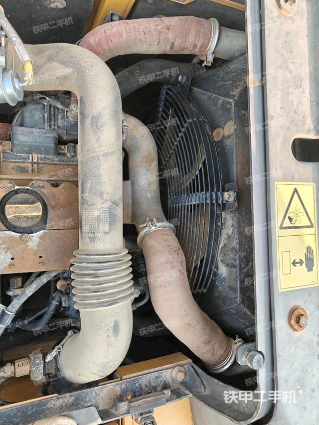 氣門室蓋螺絲特寫(上車部件) 氣門室蓋螺絲特寫(上車部件)