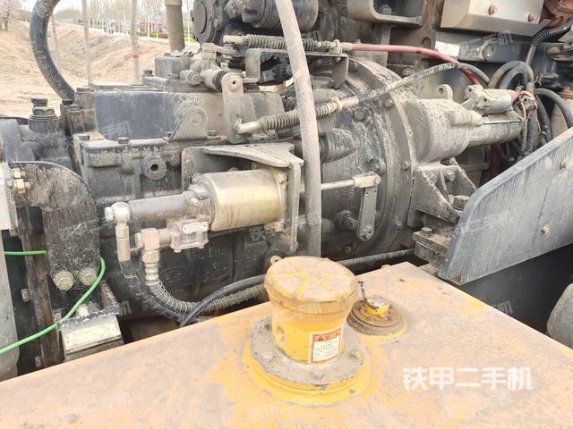 散熱器全景（壓路機發(fā)動機艙）