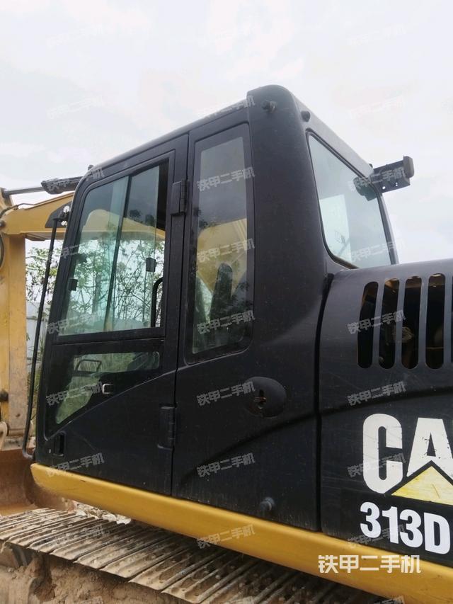 駕駛室左后45度(駕駛室部分) 駕駛室左后45度(駕駛室部分)