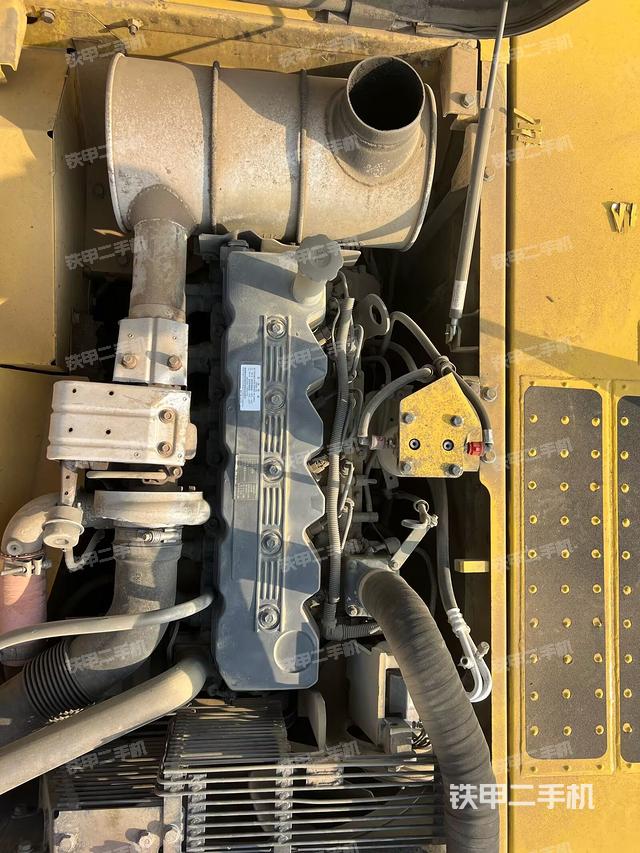 發(fā)動機(jī)整體俯視(整機(jī)外觀) 發(fā)動機(jī)整體俯視(整機(jī)外觀)