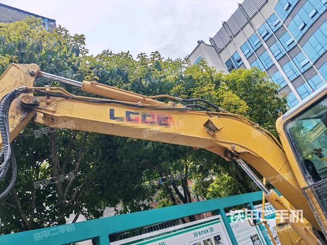 小臂整體右前(工作和回轉(zhuǎn)裝置) 小臂整體右前(工作和回轉(zhuǎn)裝置)