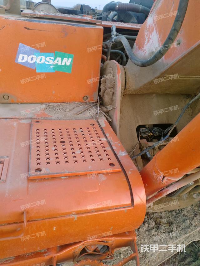 大臂根部 斜视（工作和回转装置）