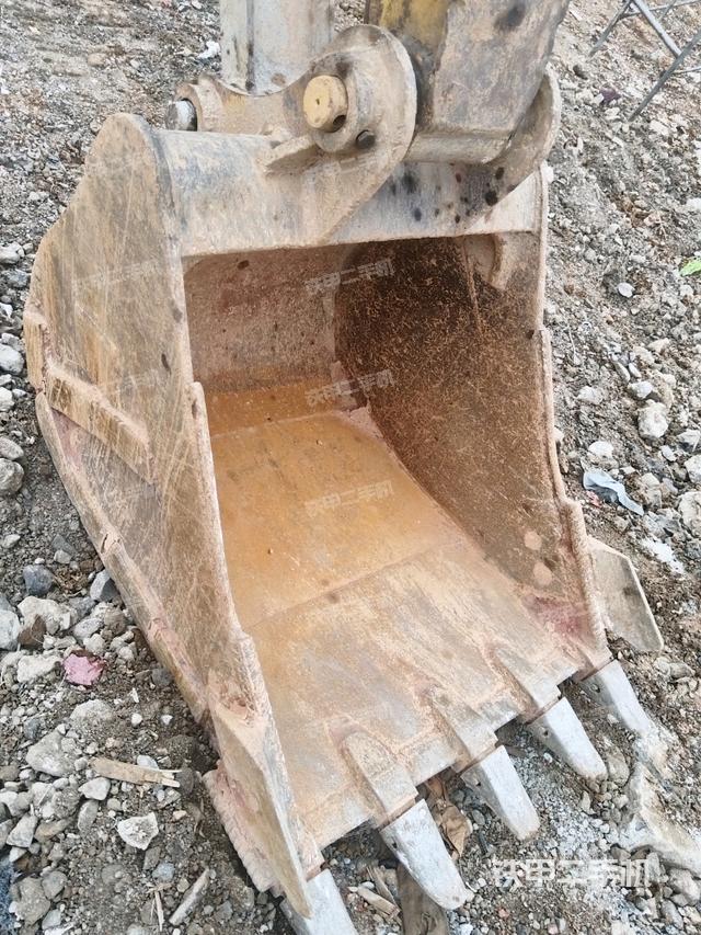 鏟斗45度(工作和回轉(zhuǎn)裝置) 鏟斗45度(工作和回轉(zhuǎn)裝置)