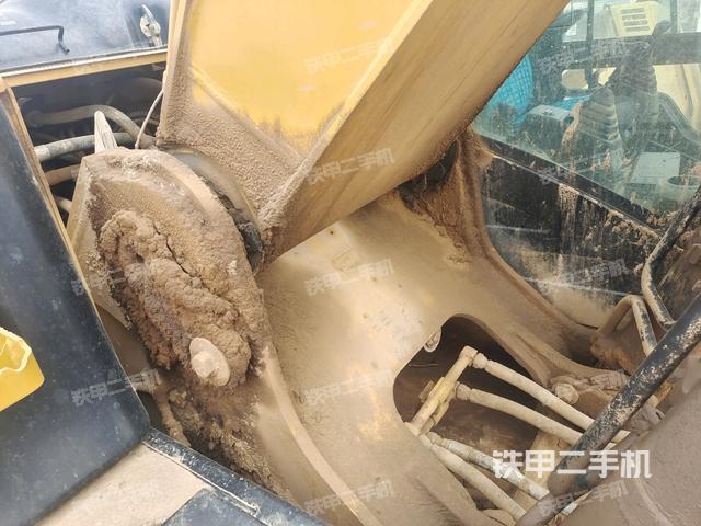 大臂背部俯視（工作和回轉(zhuǎn)裝置）