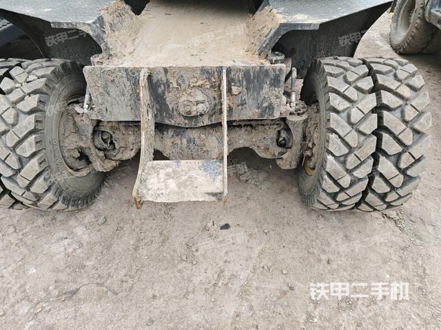 轉(zhuǎn)盤和下車架正前（工作和回轉(zhuǎn)裝置）