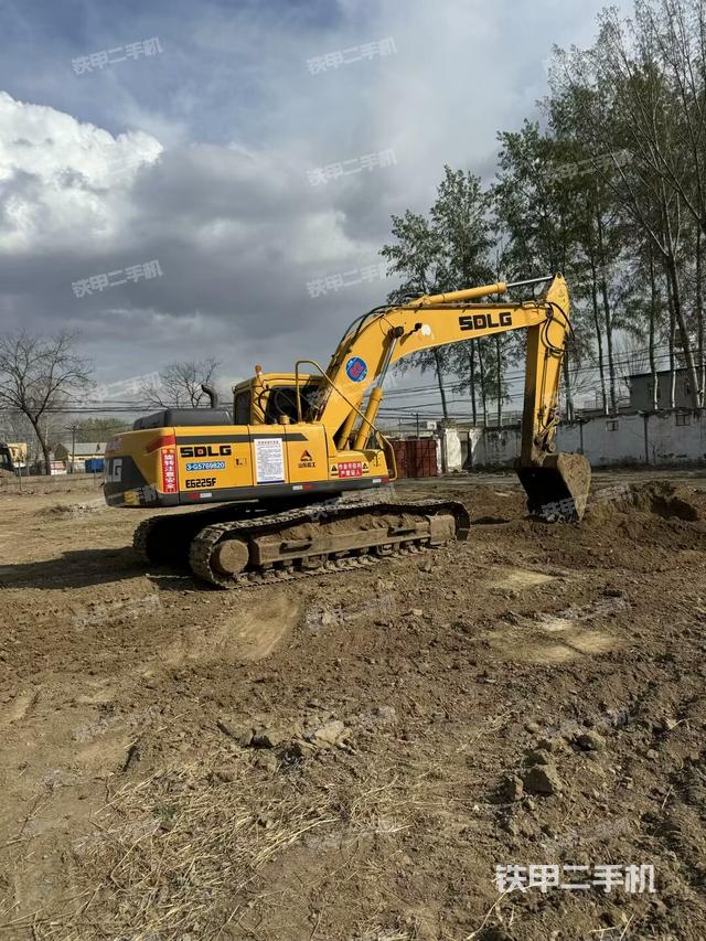 駕駛室頂部（整機(jī)外觀）