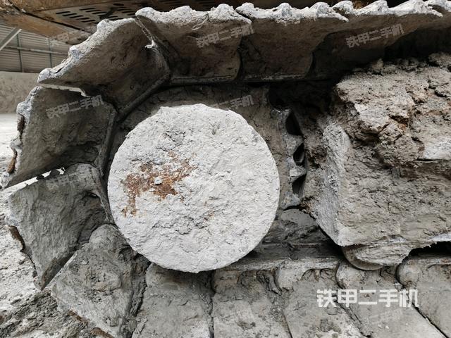 右側(cè)履帶整體(行走機(jī)構(gòu)) 右側(cè)履帶整體(行走機(jī)構(gòu))
