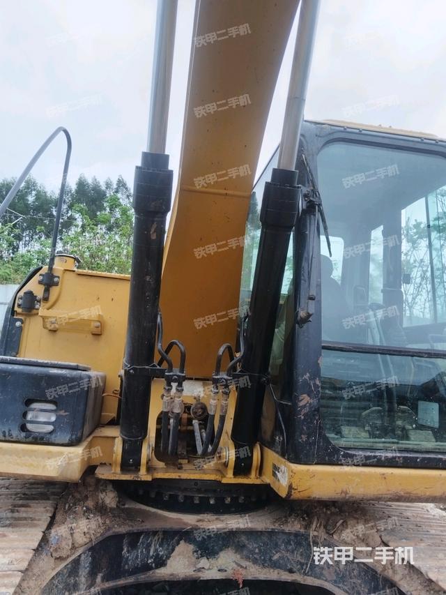 大臂油缸整體?豎拍(工作和回轉(zhuǎn)裝置) 大臂油缸整體?豎拍(工作和回轉(zhuǎn)裝置)