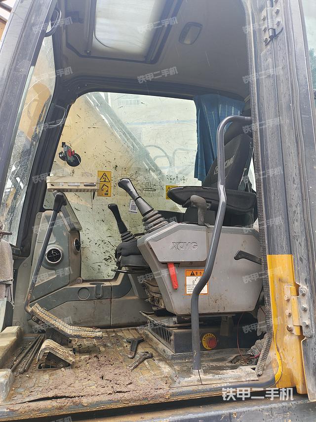 驾驶室整体（整机外观）