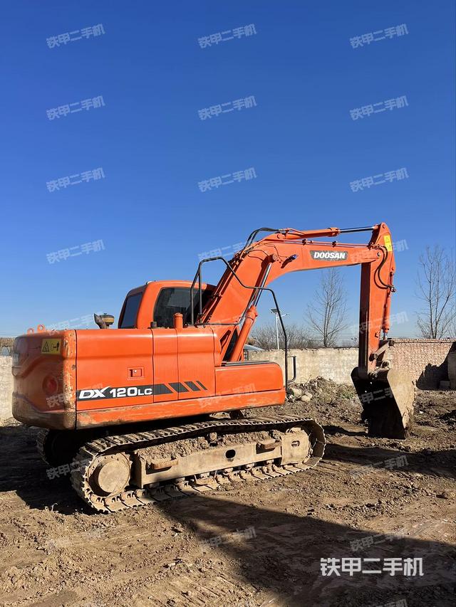 整機(jī)右后45°(整機(jī)外觀) 整機(jī)右后45°(整機(jī)外觀)