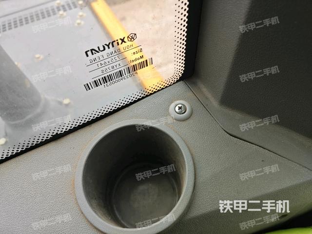 后窗玻璃角標(駕駛室部分) 后窗玻璃角標(駕駛室部分)