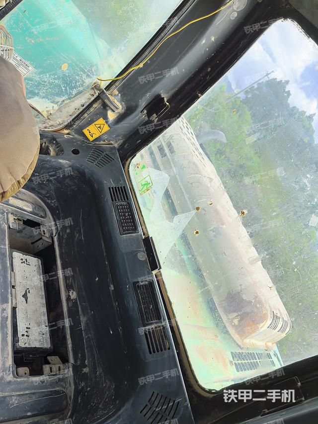 驾驶室整体（整机外观）