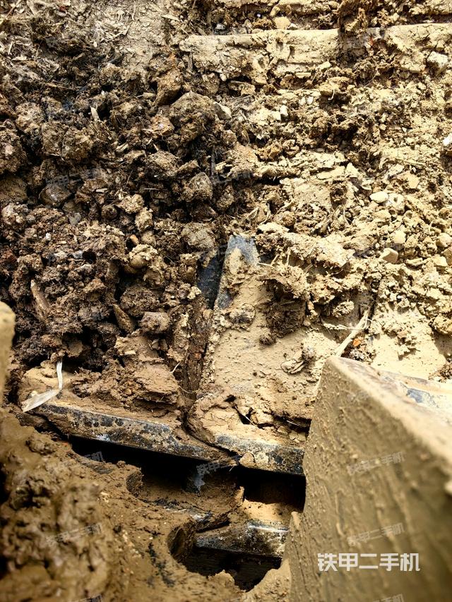 左驅(qū)動(dòng)輪（行走機(jī)構(gòu)）